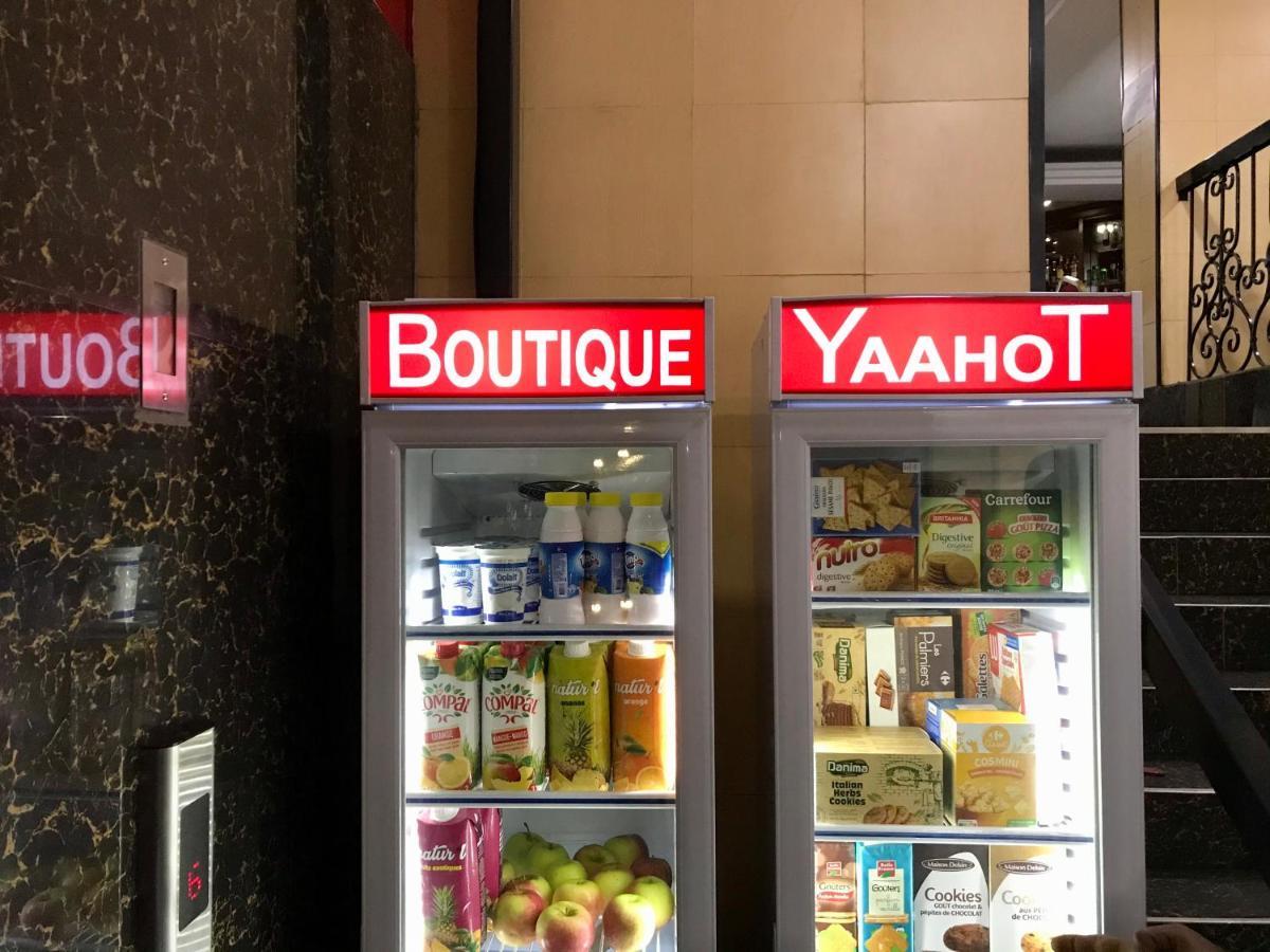 Yaahot Hotel Yaoundé Buitenkant foto