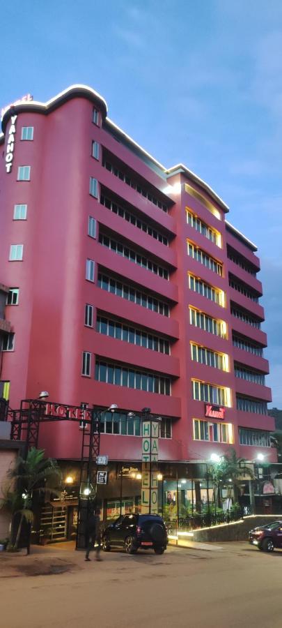 Yaahot Hotel Yaoundé Buitenkant foto