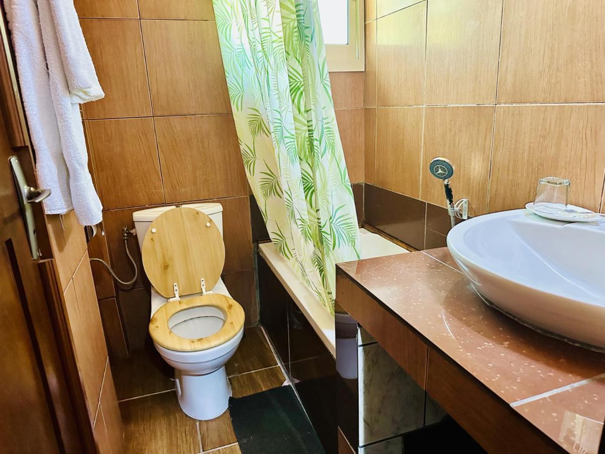 Yaahot Hotel Yaoundé Buitenkant foto