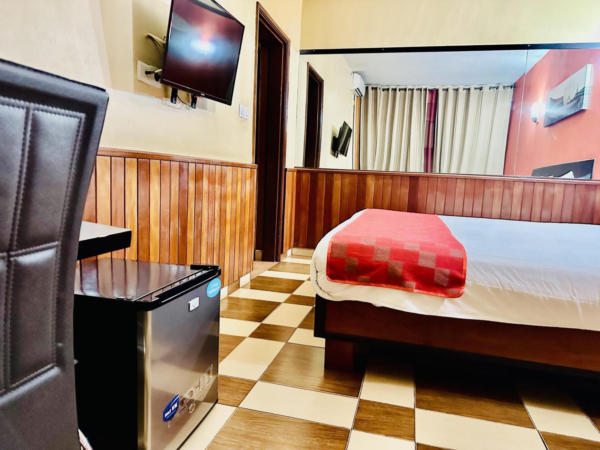 Yaahot Hotel Yaoundé Buitenkant foto