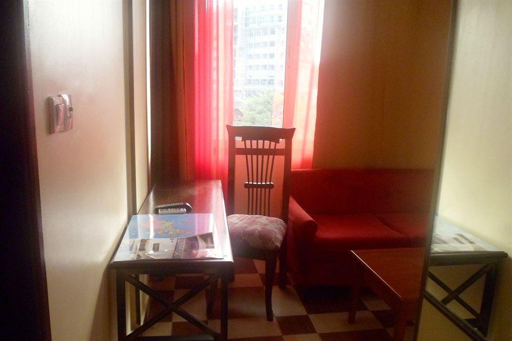 Yaahot Hotel Yaoundé Buitenkant foto